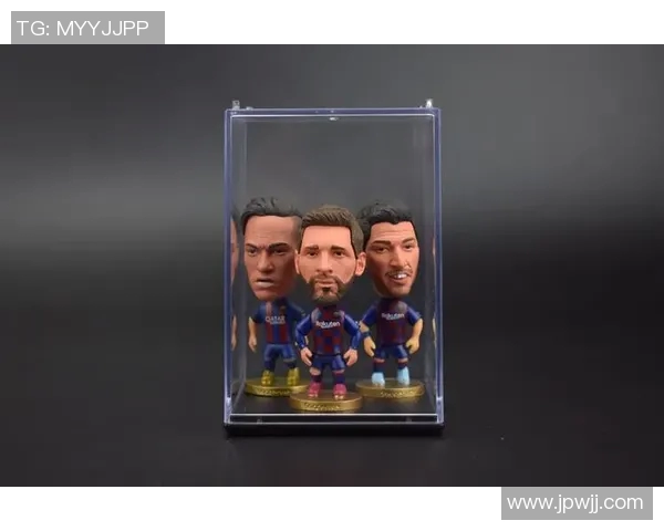 精致足球球星人形手办收藏品 还原经典瞬间 展现足球魅力与激情